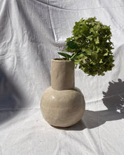 Load image into Gallery viewer, CARMELA Vase