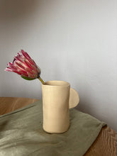 Load image into Gallery viewer, PETRONA Vase