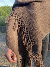 Load image into Gallery viewer, MELESTINA Throw - Brown