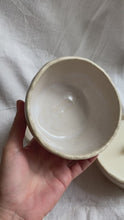 Load and play video in Gallery viewer, MARIA Ceramic Candle M - Natural & White