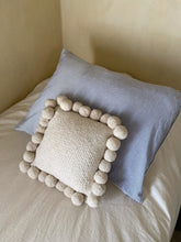 Lade das Bild in den Galerie-Viewer, CERAFINA Kissen - Quadratisch S - Natur