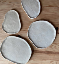 Load image into Gallery viewer, SOLE Ceramic Plate - M