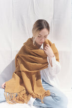 Load image into Gallery viewer, MELESTINA Throw - Ochre
