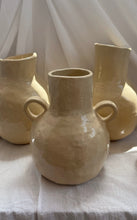 Lade das Bild in den Galerie-Viewer, CARLOTA Vase #3
