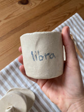 Lade das Bild in den Galerie-Viewer, LIBRA SET Kaffeetasse + Unterteller
